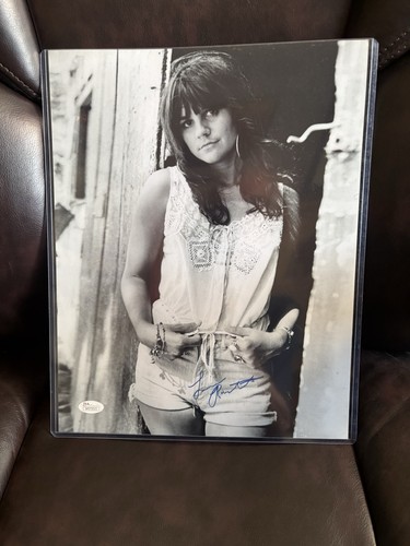 Linda ronstadt signed 11x14 - ronstadt,