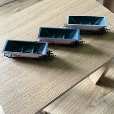 Rake of 2 Hornby R 033, MGR