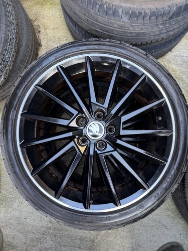 Skoda fabia single alloy - 17",
