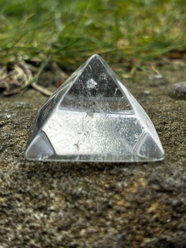 Natural clear quartz crystal - clear,
