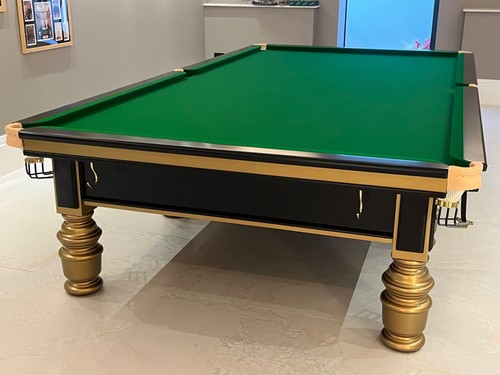 Full size snooker table with - full,