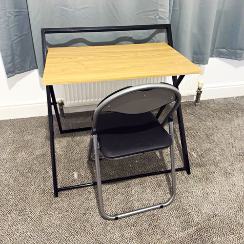 Foldable computer desk - foldable,