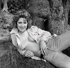 Lynda Bellingham 11" x 8.5" inch Glossy Photo No907