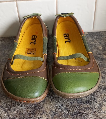 Art company green brown - art, green/brown