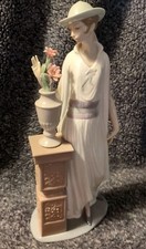 Lladro Lady Grand Casino
