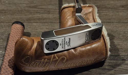 Scotty cameron newport - cameron, button