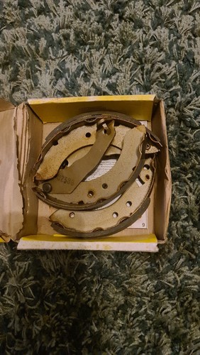 Ford escort rear break shoes - escort,