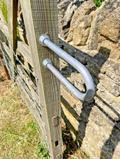 Double leg gate striker wooden gates farm gates 5 bar wooden gates heavy duty