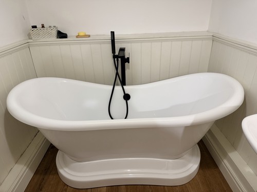 Free standing roll top bath - free,