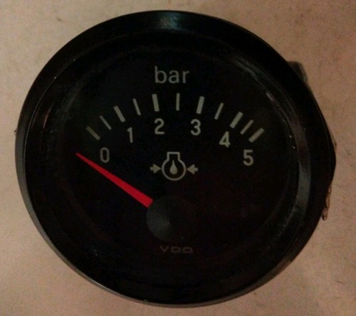 Vdo oil pressure gauge - oil,