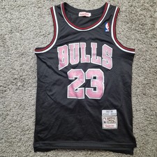Mitchell & Ness NBA Jersey Bulls 1997-98 Michael Jordan Black 44 Small