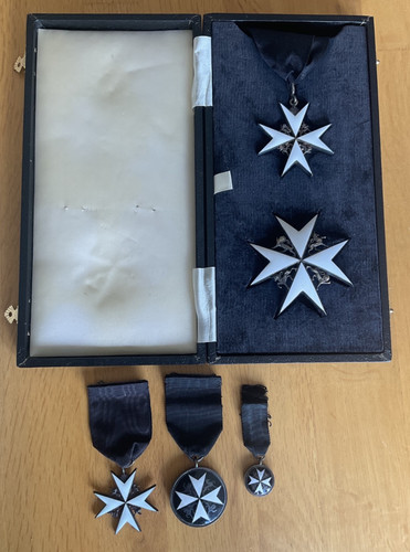 Knight commander order - commander,