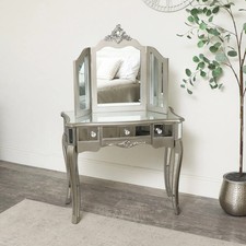 Mirrored console dressing