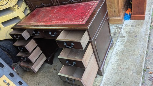 Reproduction pedestal desk - , 8