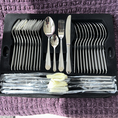 Canteen cutlery pieces - of, 72
