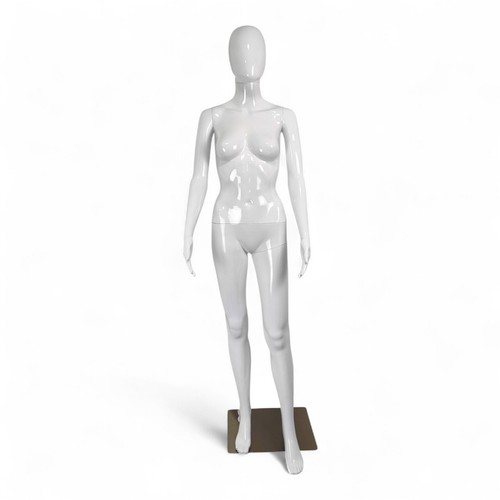 Female faceless display egg - faceless,