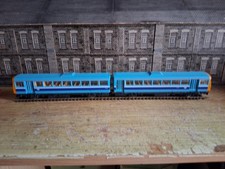 Hornby R867 Class 142 BR Pacer