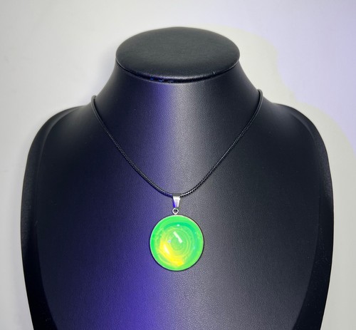 Uranium opalescent glass big - opalescent,