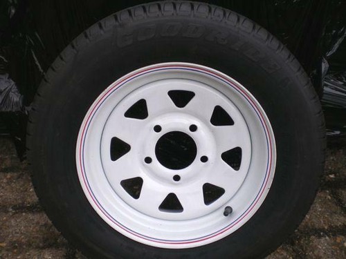 White wheel tyre 5 stud - white,