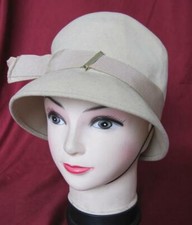 VINTAGE 1950s LADIES BEIGE