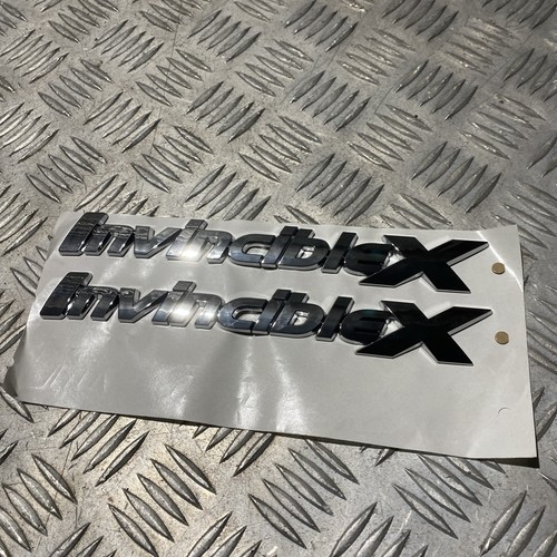 Toyota hilux invincible - invincible, x