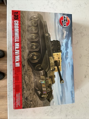 Airfix cromwell model - cromwell,