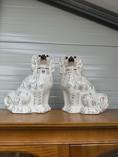Stunning pair of - a,