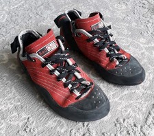 Red Chilli Climbing Shoes Size