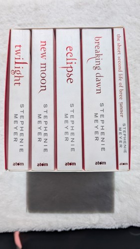 Twilight saga book set - saga,