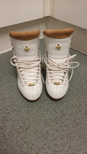 White caramel riedell skates - caramel,