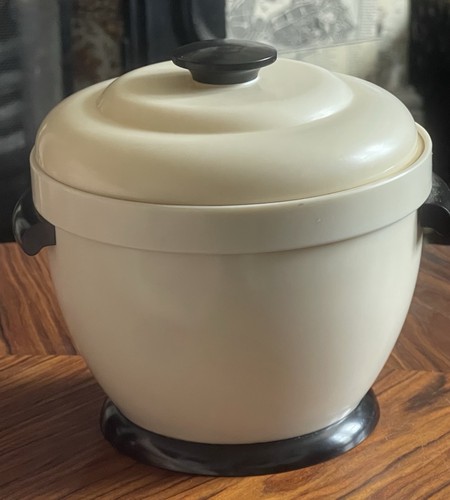 Bakelite thermos ice bucket - thermos,