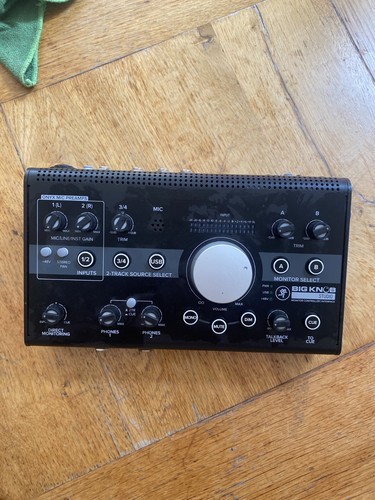 Mackie big knob studio good - big,