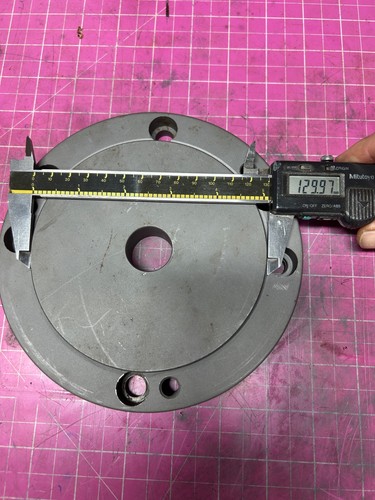Rotary table chuck adapter