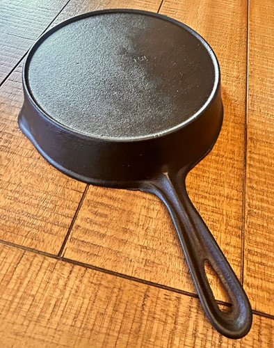 Cast iron skillet frying - 10,