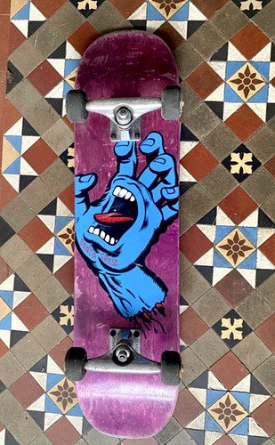 Santa cruz screaming hand - santa,