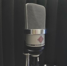 Neumann TLM 102 Large Diaphragm Condenser Microphone ￼