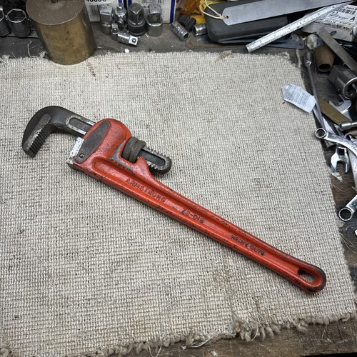 Inch stilson pipe - pipe, wrench