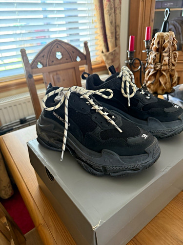 Balenciaga black low top - balenciaga,