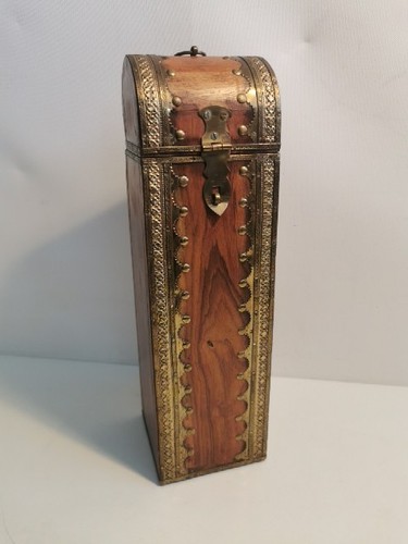 Vintage wooden wine bottle box - bottle,