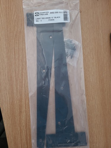 Crompton strap hinges tee - x,