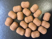 STICKY BAITS THE KRILL DUMBELL WAFTERS TASTER PACK OF 20 x 14mm WAFTERS