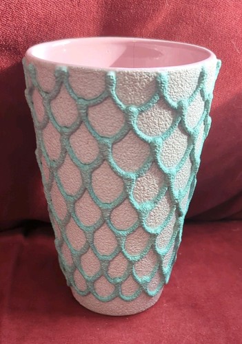 Mcm vintage net scalloped - vintage,