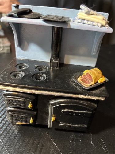 Vintage dolls house - 1:12,