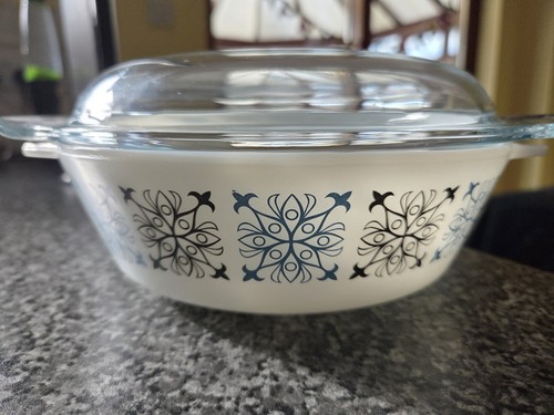 Vintage rare pyrex dish - rare,