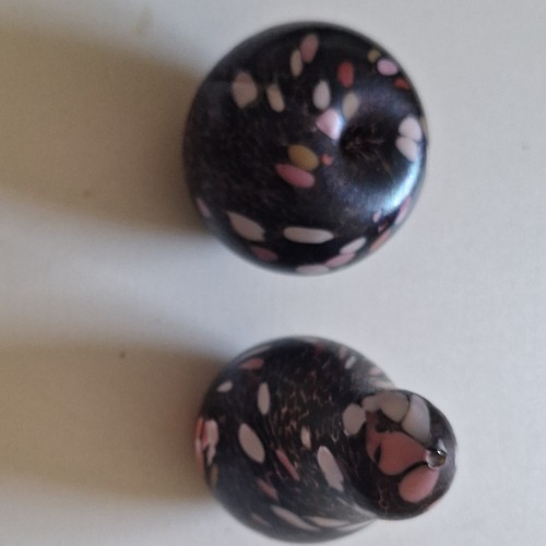 Glass paperweights apple - paperweights,