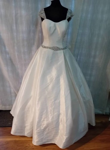 Wedding dress size ivory - wedding,