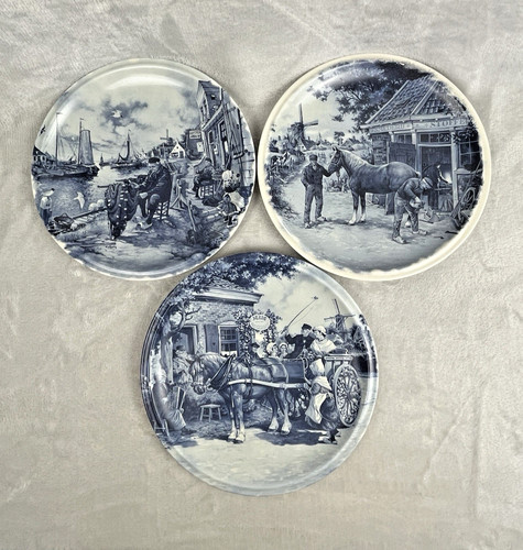 Wall hanging plates - hanging, of