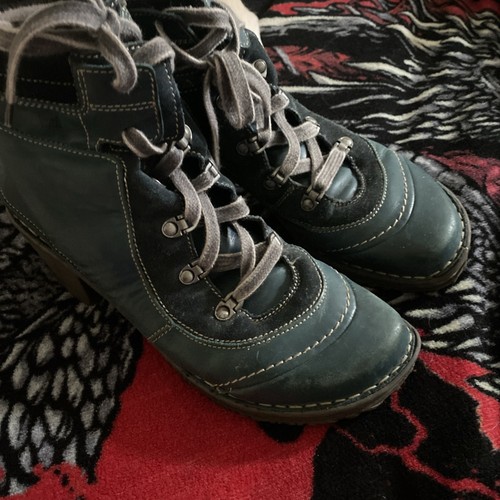 Ladies size real leather - size, 6