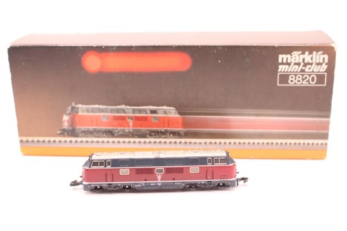 8820 diesel locomotive 221 - diesel, br