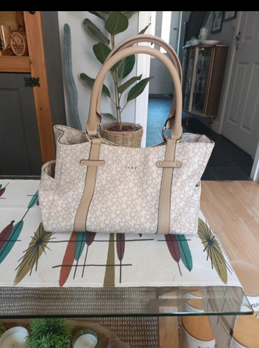 Dkny beige logo - dkny,